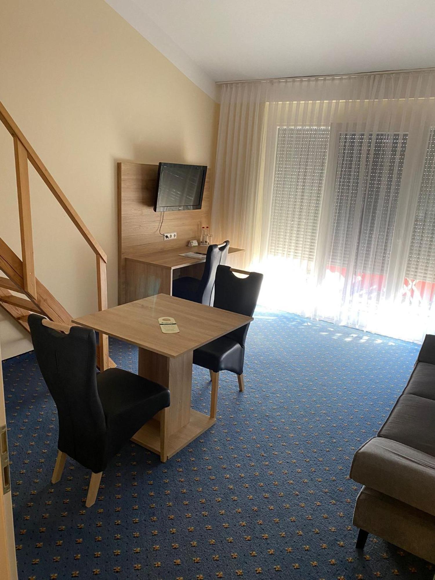 Flair Hotel Landgasthof Roger Löwenstein Extérieur photo