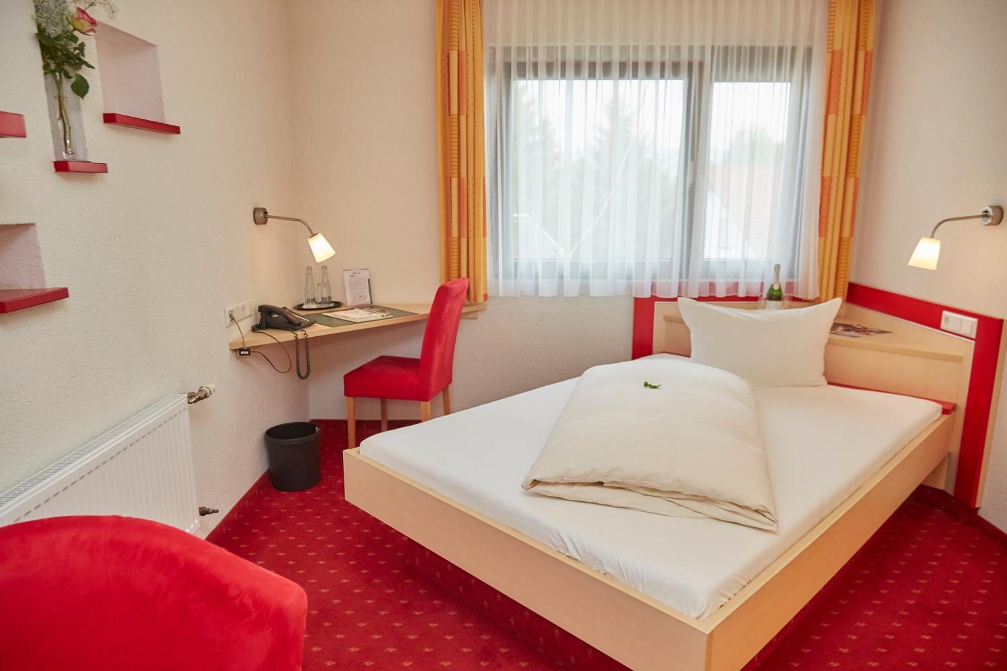 Flair Hotel Landgasthof Roger Löwenstein Extérieur photo