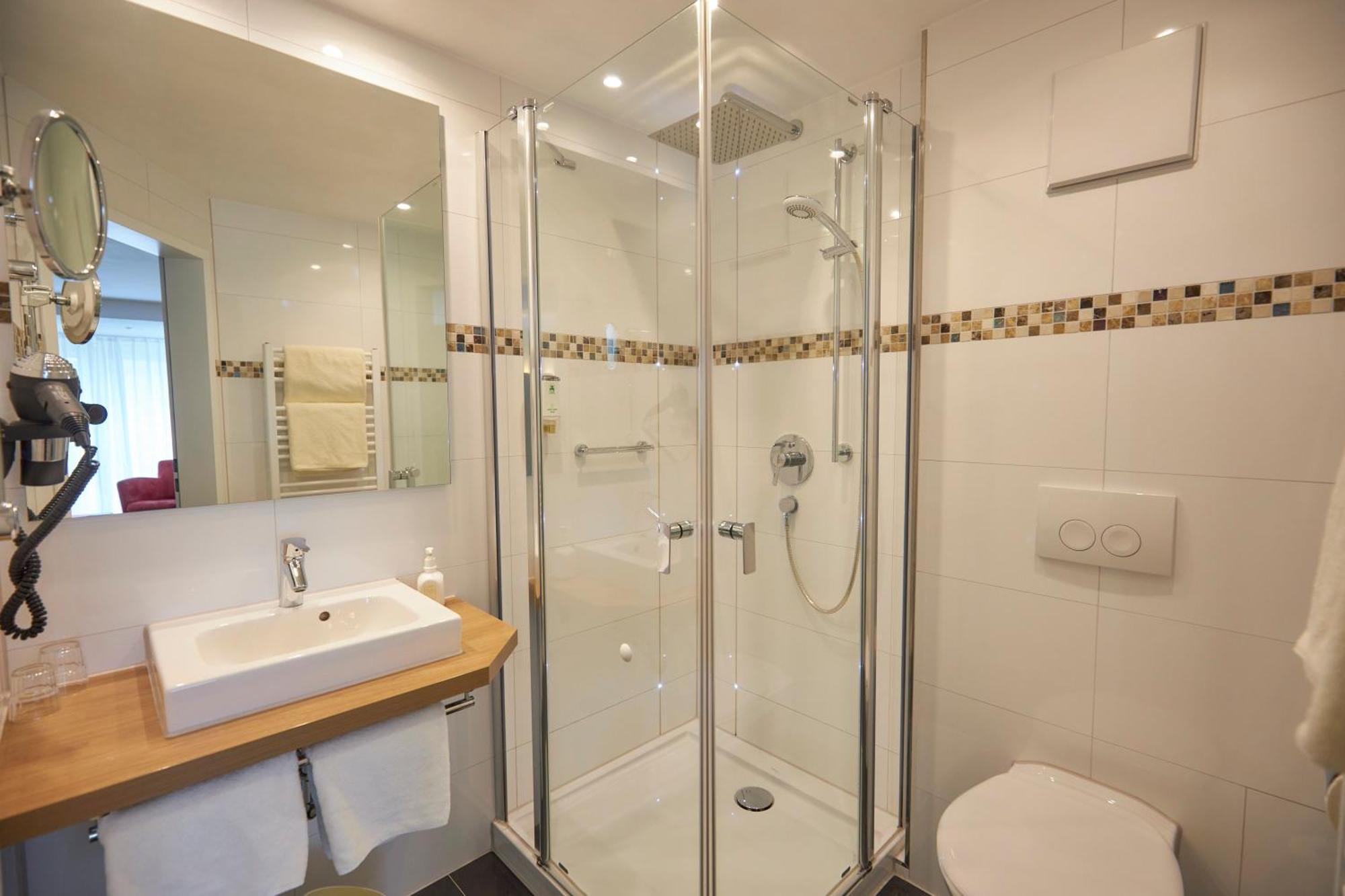 Flair Hotel Landgasthof Roger Löwenstein Extérieur photo