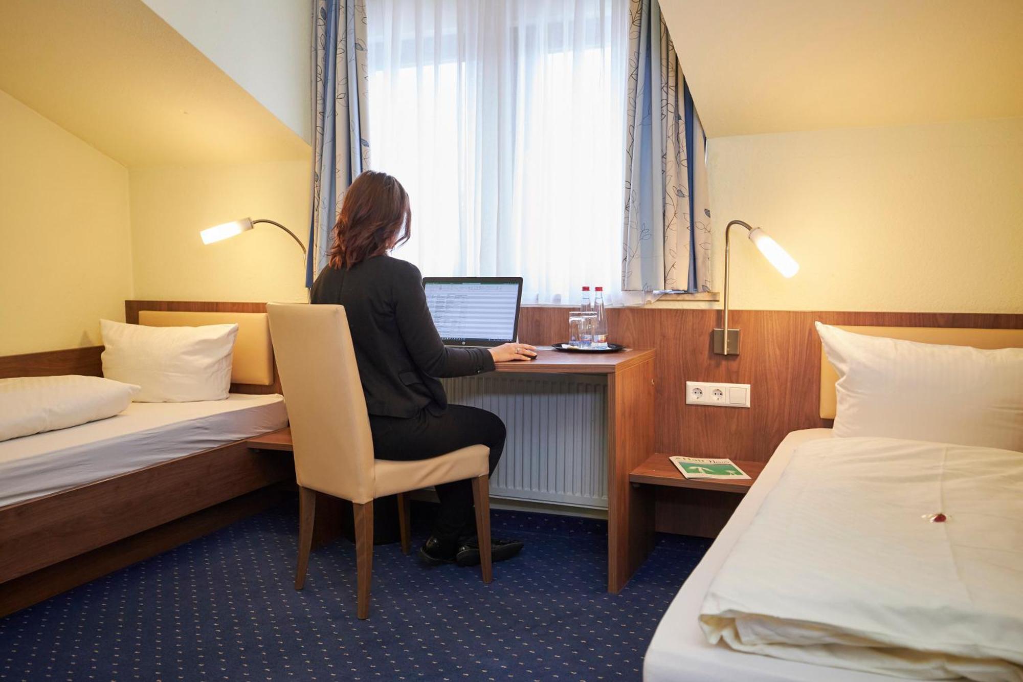 Flair Hotel Landgasthof Roger Löwenstein Extérieur photo